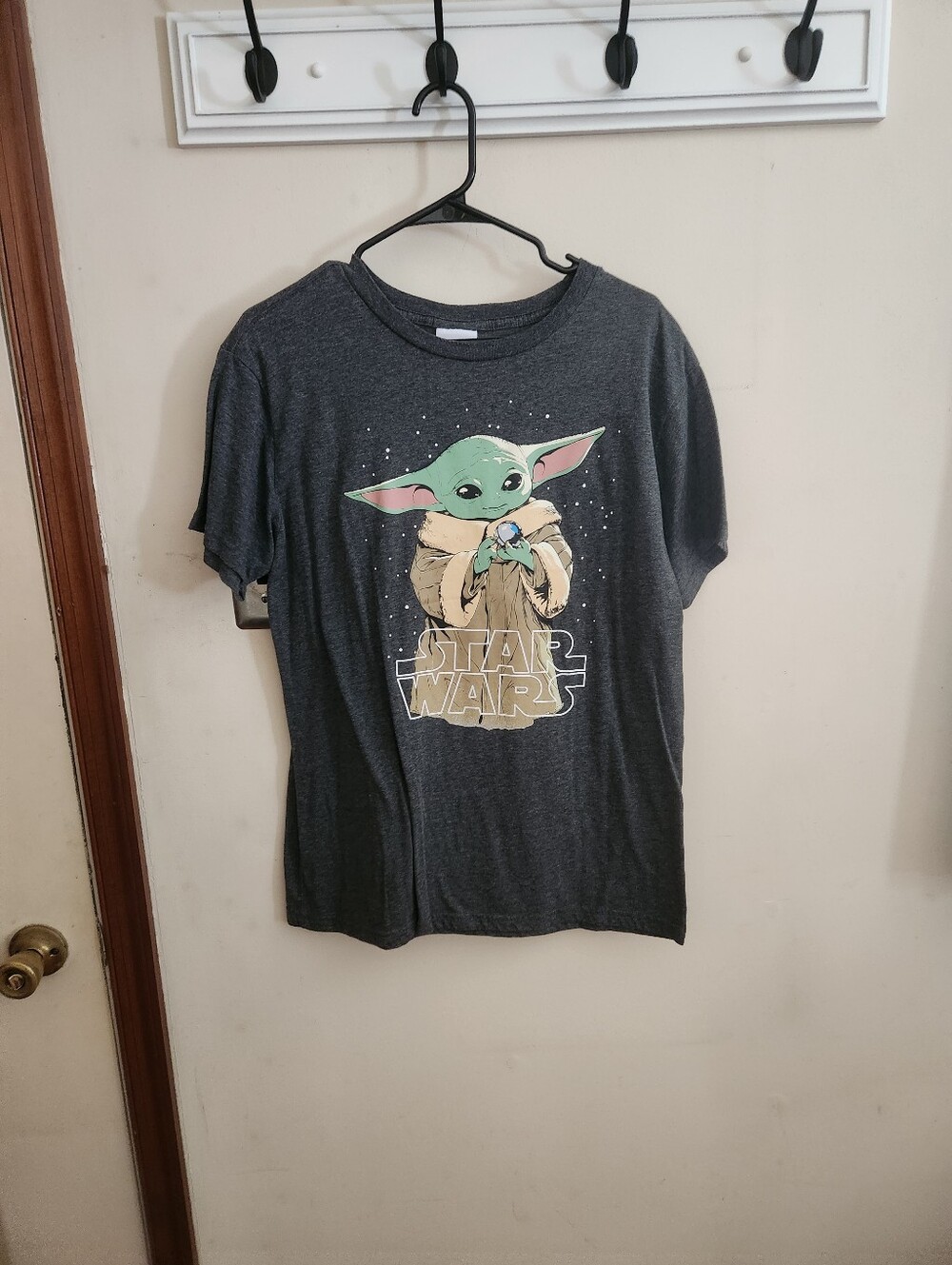 🎉 Men's Baby Yoda Tee
